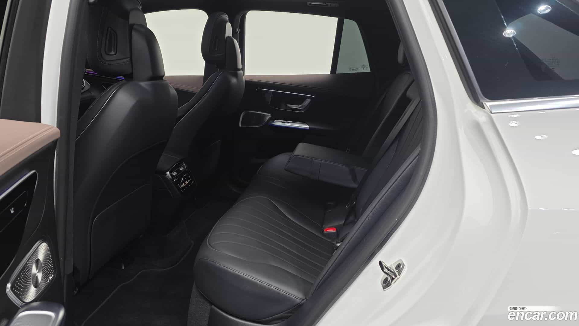 EQE Mercedes-Benz 2023.11-OPTION-016