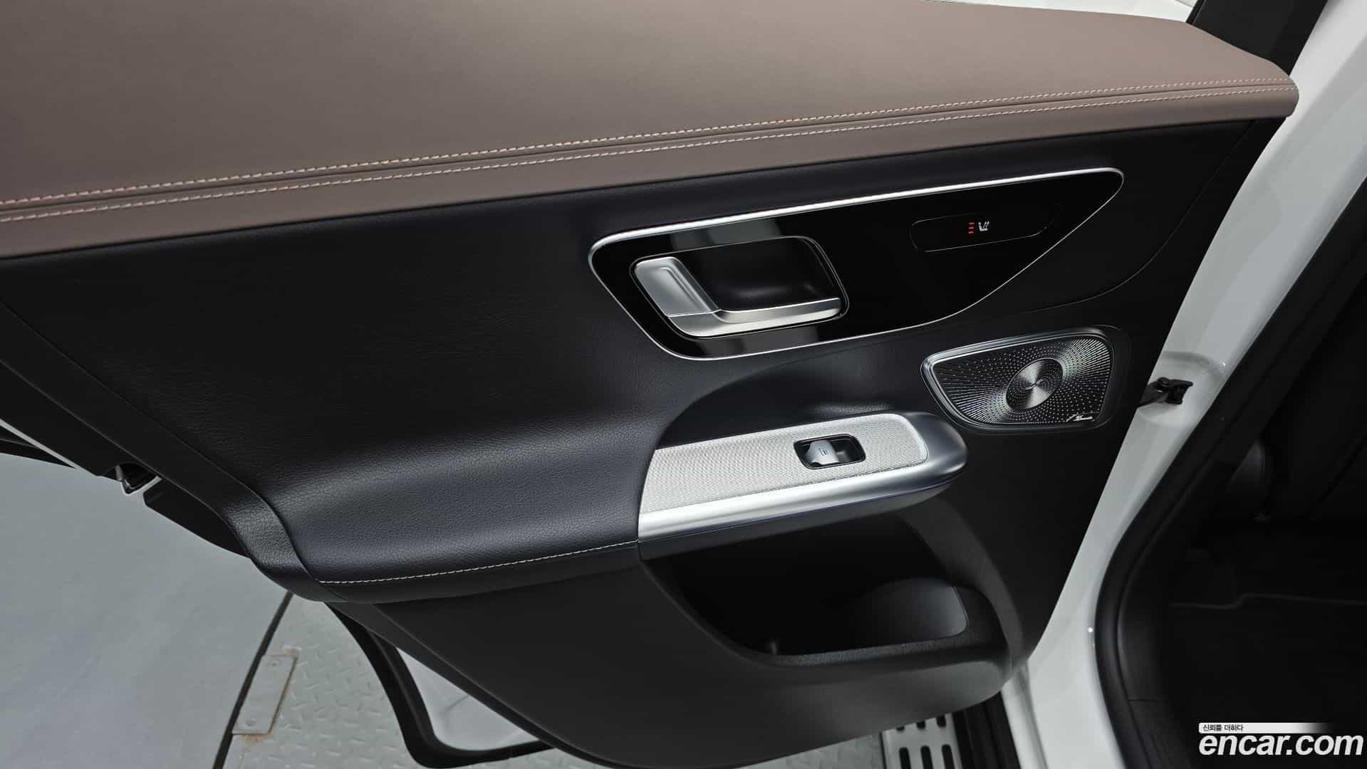 EQE Mercedes-Benz 2023.11-INNER-035