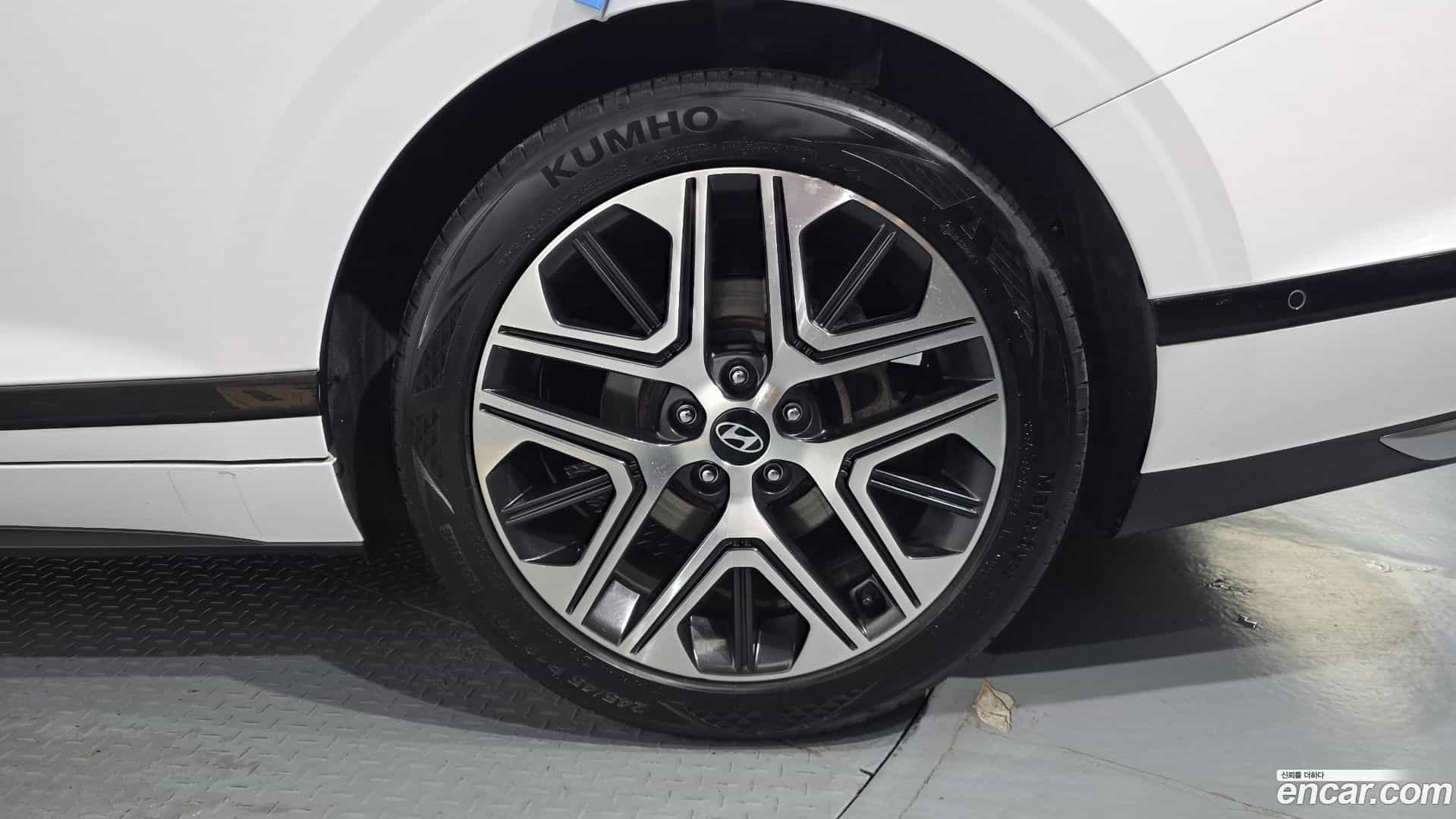 Grandeur Hyundai 2023.0-OUTER-031