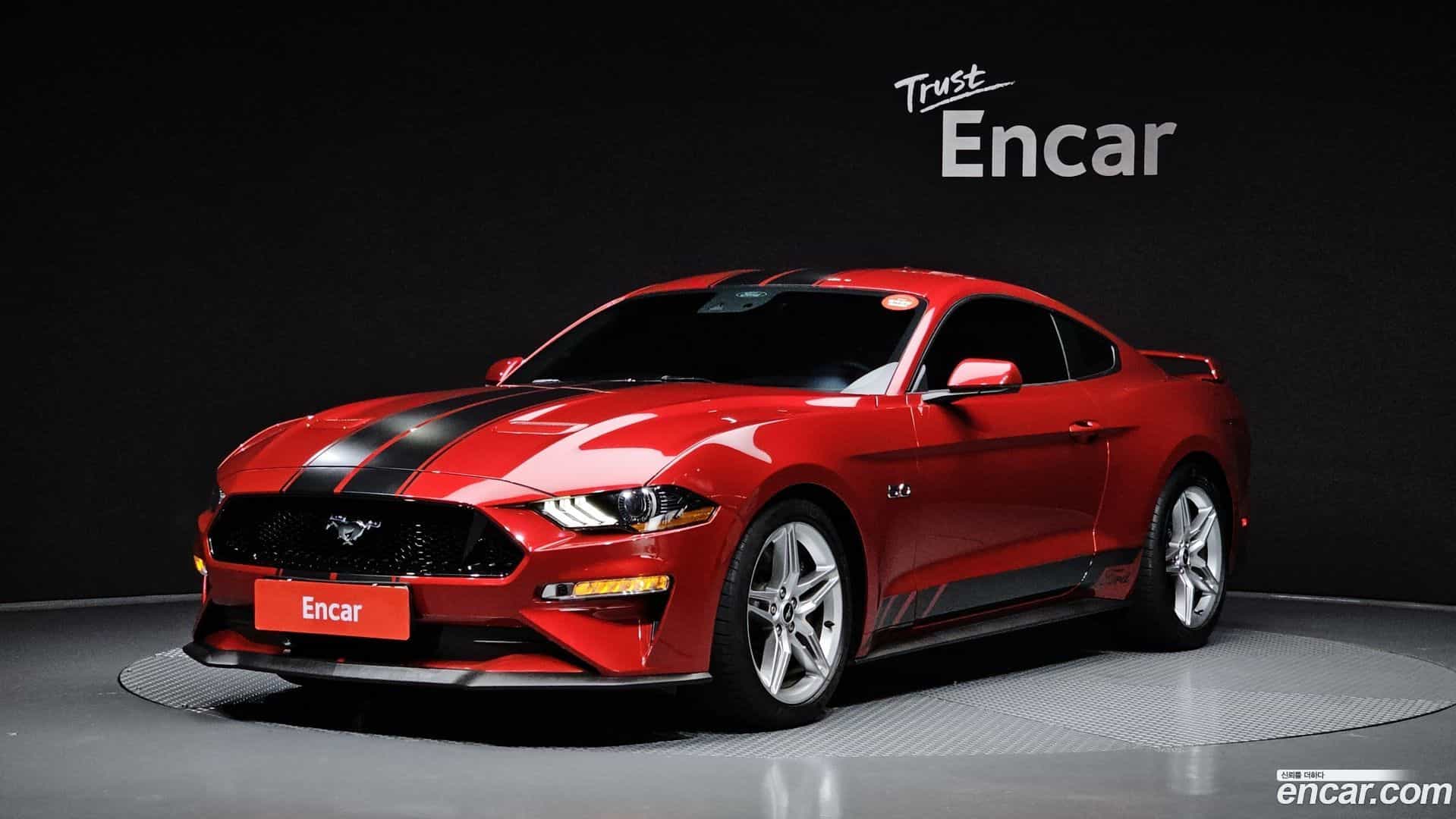 Mustang Ford 2020.11-OUTER-001