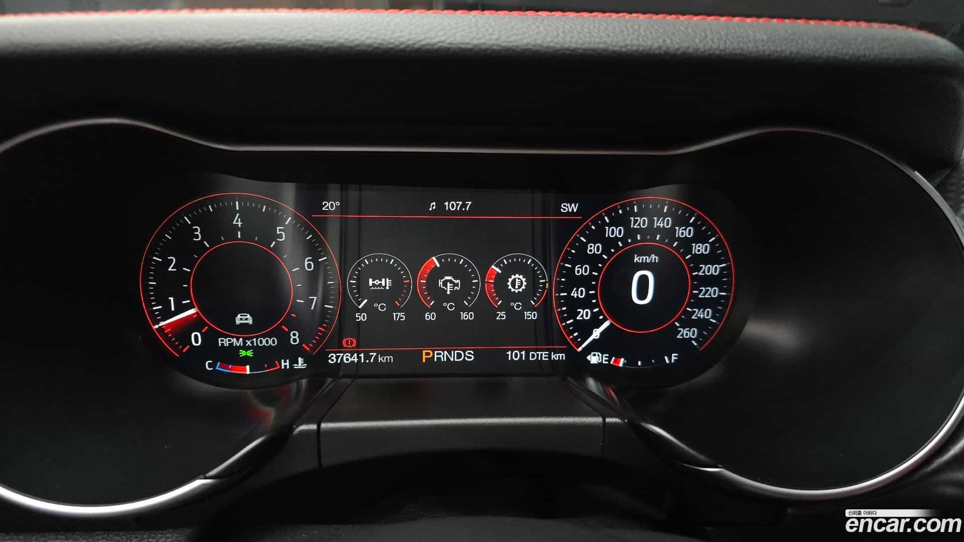 Mustang Ford 2020.11-INNER-008