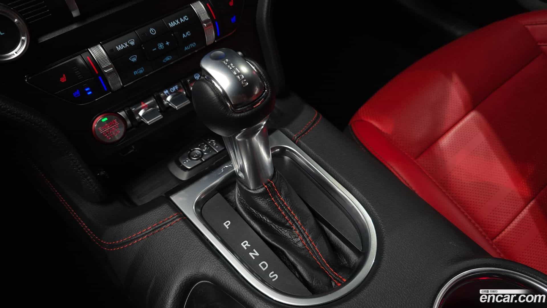Mustang Ford 2020.11-INNER-009