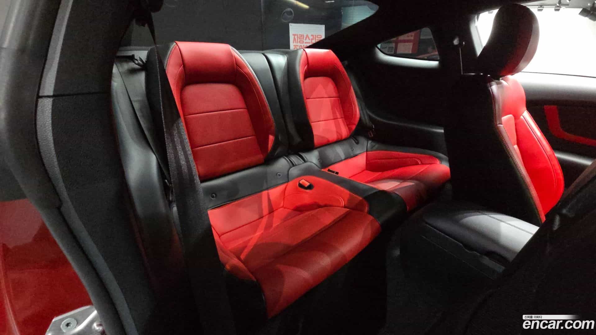 Mustang Ford 2020.11-OPTION-015