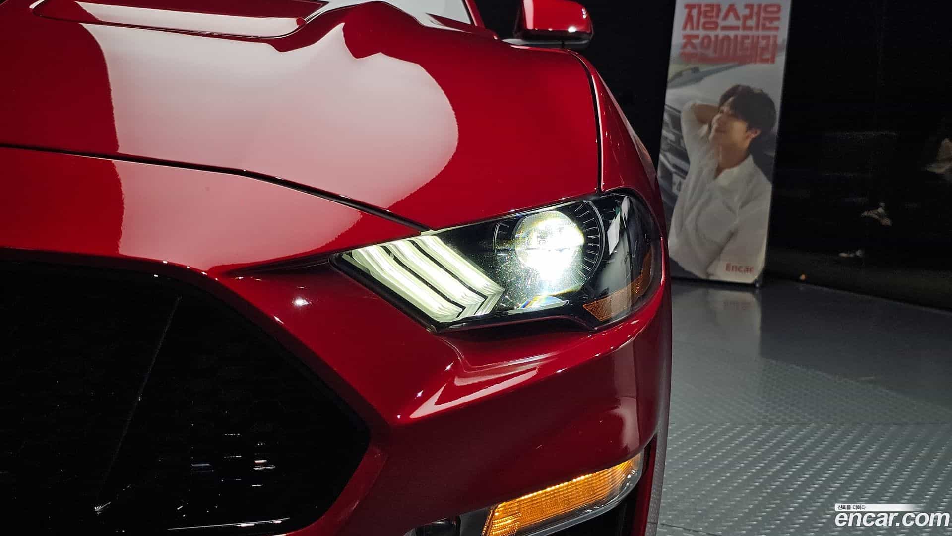 Mustang Ford 2020.11-OUTER-032