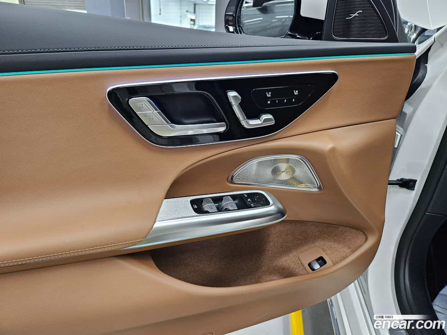 E-Class Mercedes-Benz 2025.11-OPTION-019