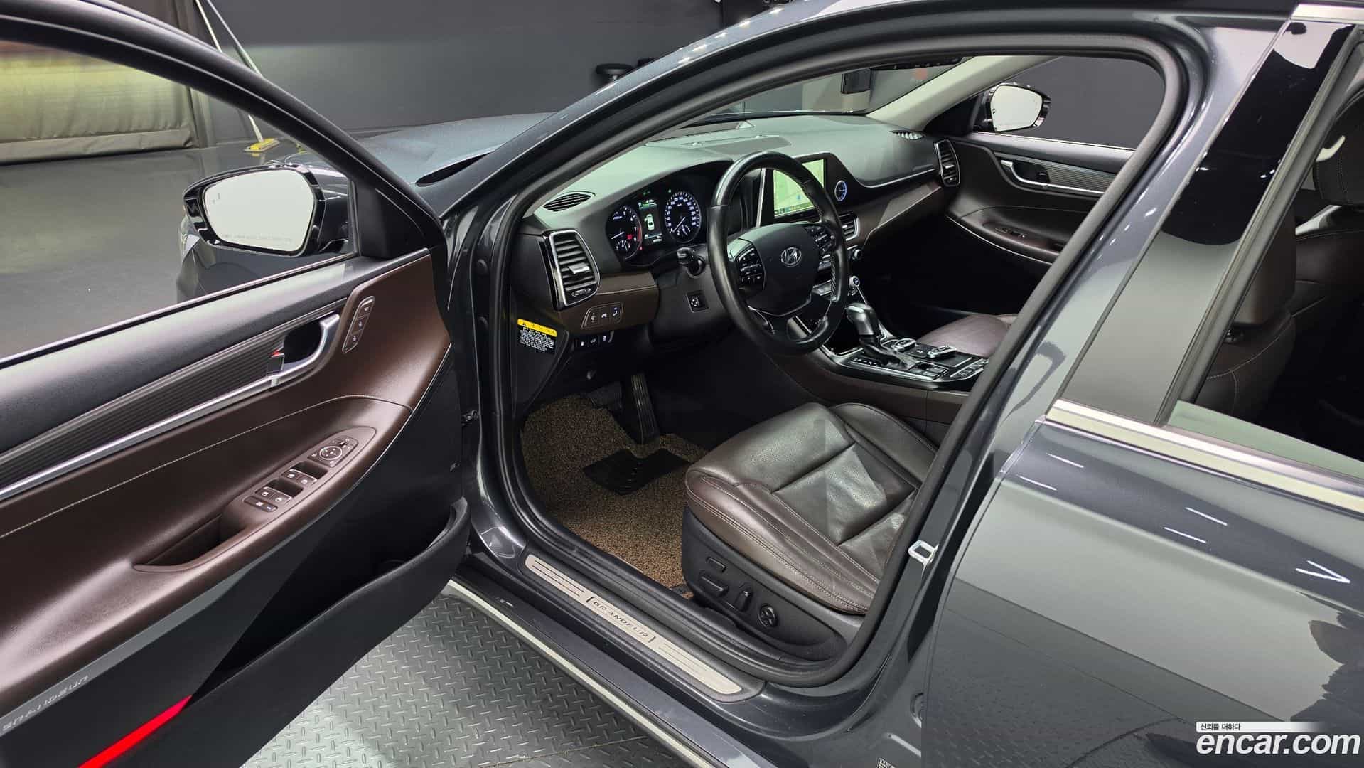 Grandeur Hyundai 2017.3-INNER-010