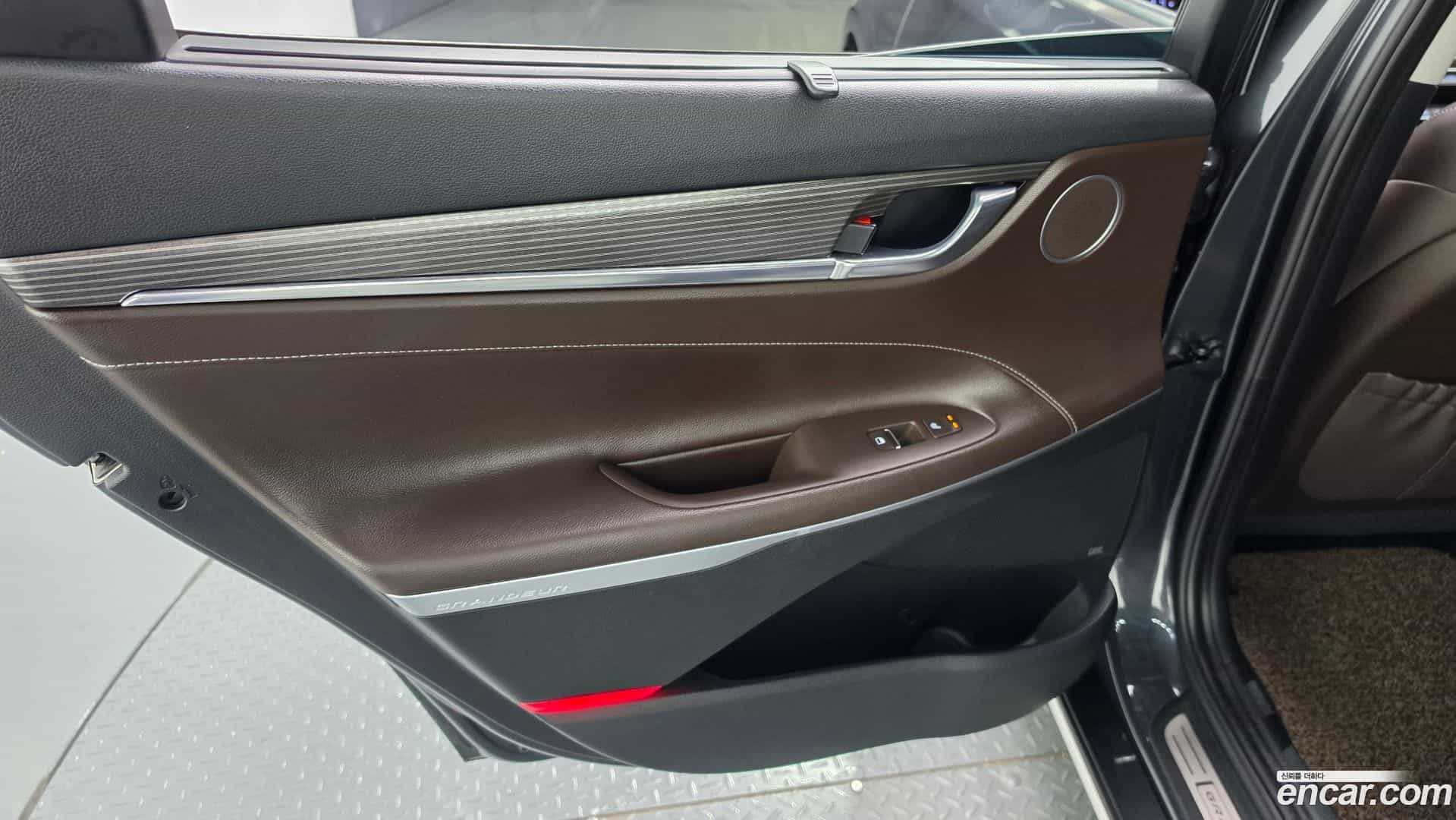 Grandeur Hyundai 2017.3-INNER-035
