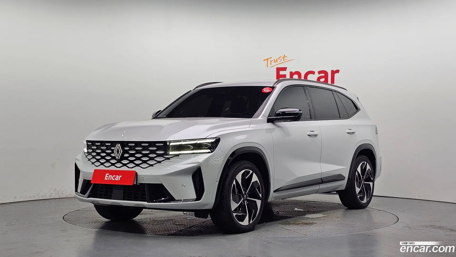 Main__Slider__Photo:Grand Koleos Renault Korea 2024.9-0
