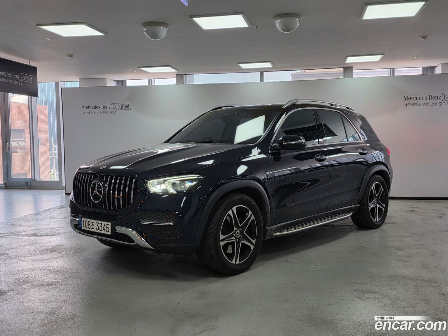 Main__Slider__Photo:GLE-Class Mercedes-Benz 2021.9-0