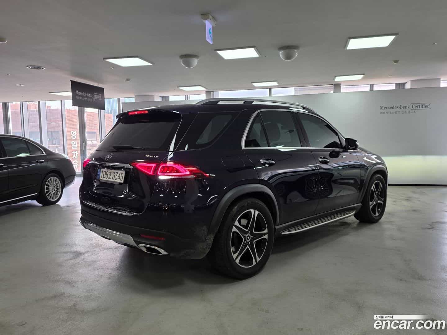 GLE-Class Mercedes-Benz 2021.9-OUTER-002