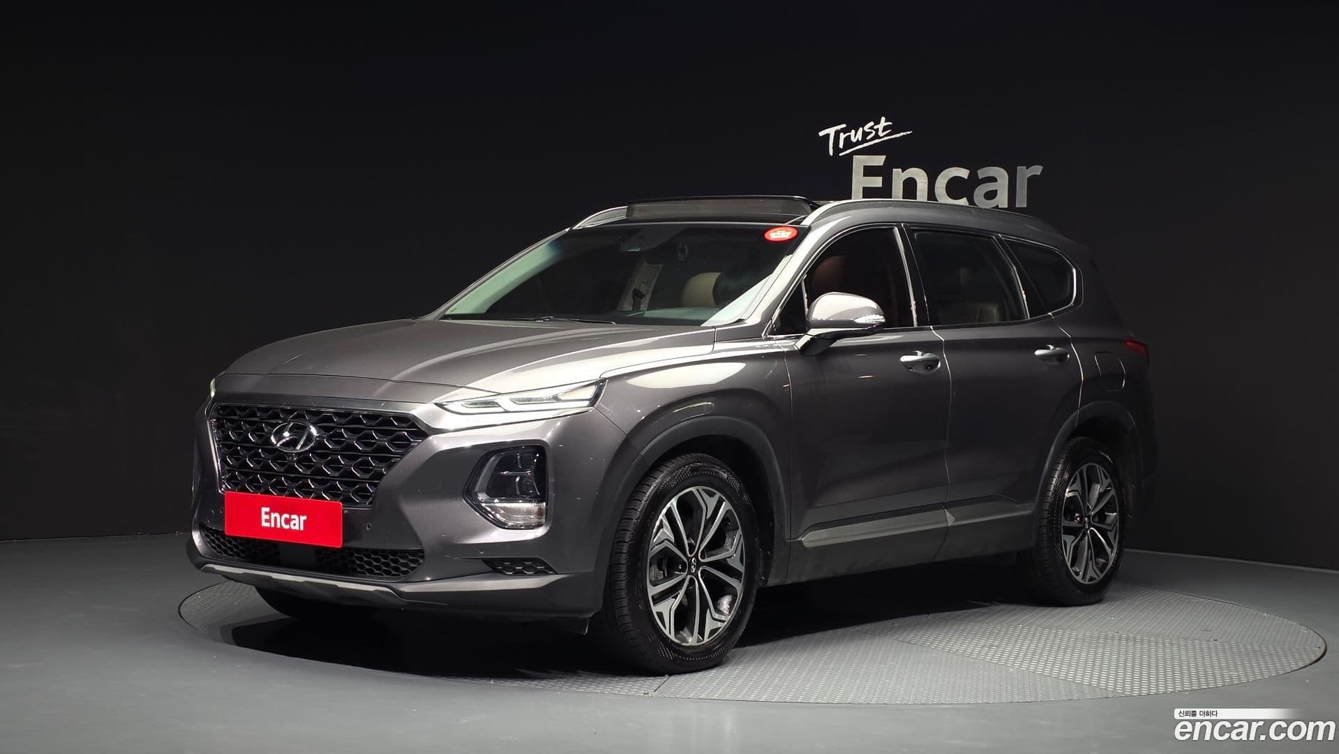 Main__Slider__Photo:Santafe Hyundai 2018.5-0