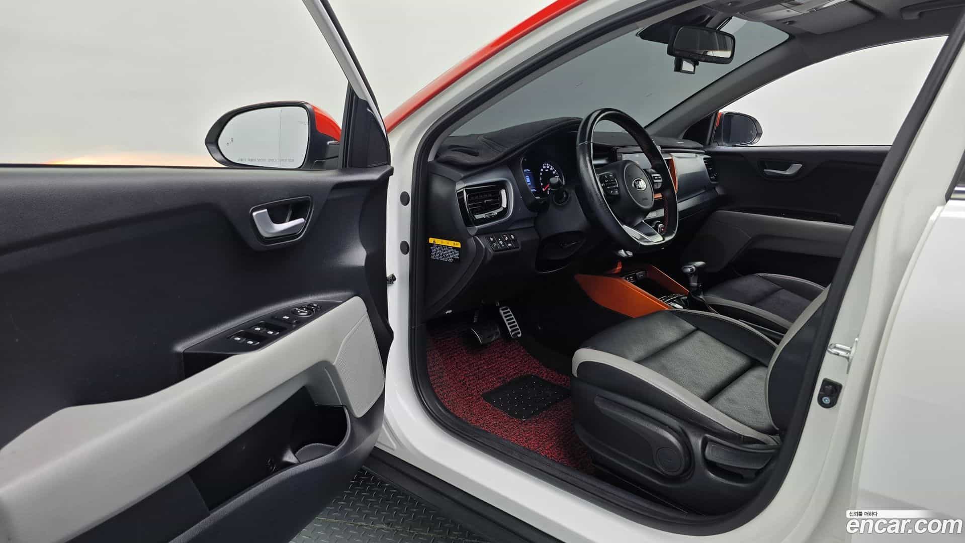 Stonic Kia 2018.10-INNER-010