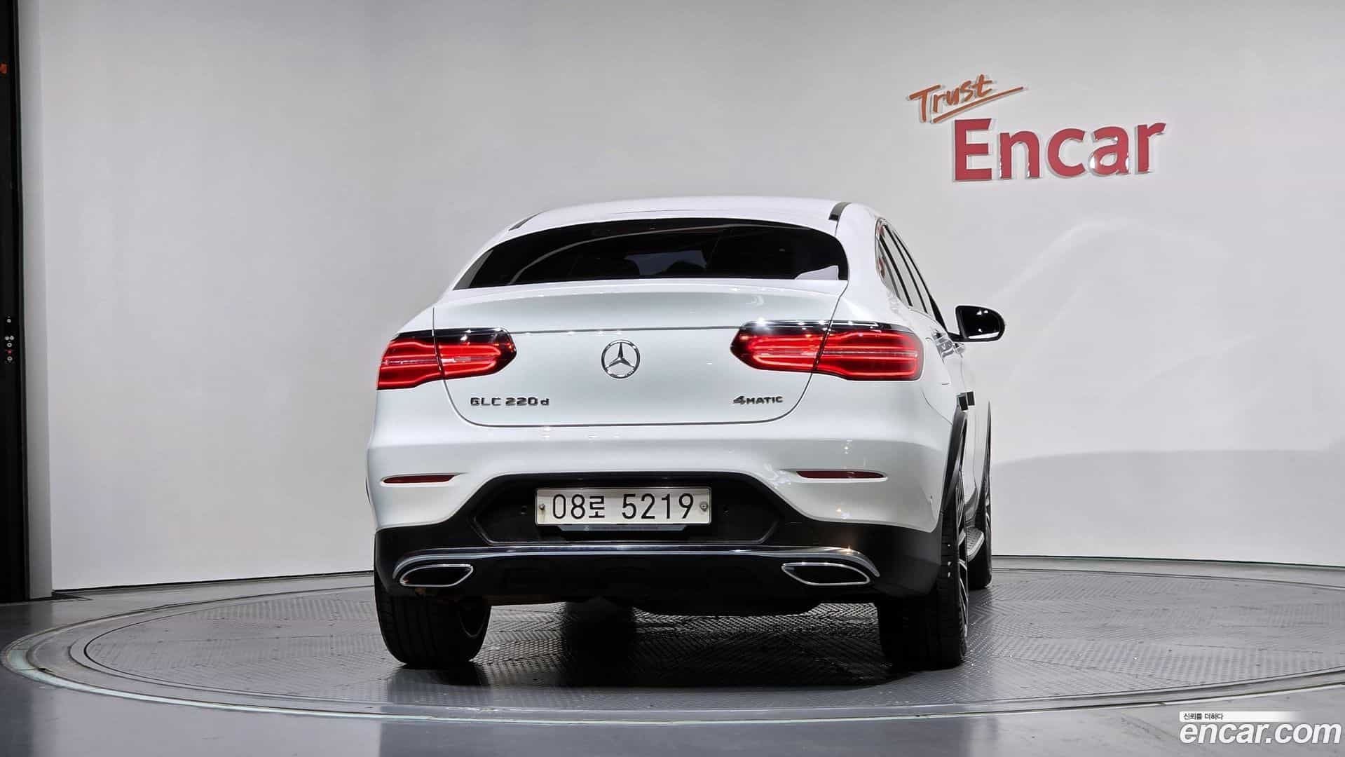 GLC-Class Mercedes-Benz 2017.5-OUTER-004
