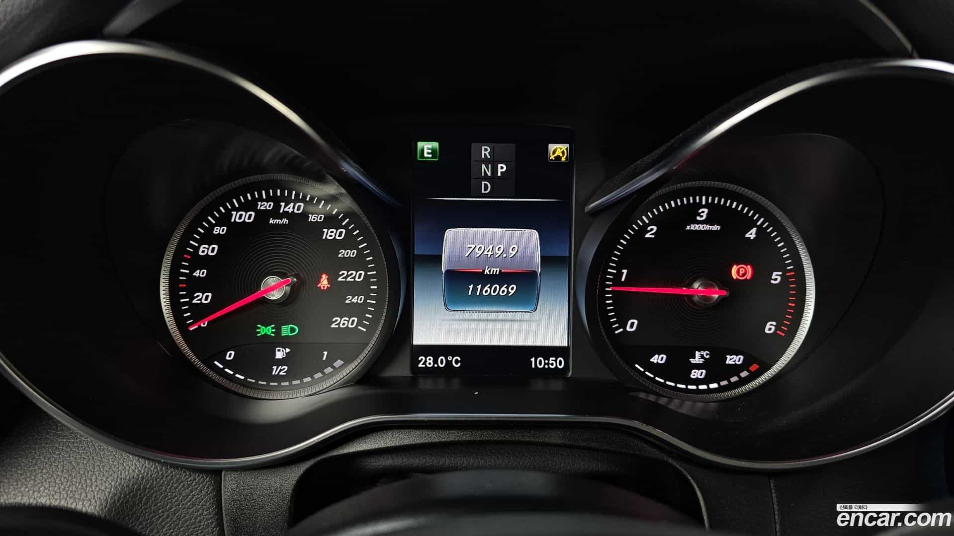 GLC-Class Mercedes-Benz 2017.5-INNER-008