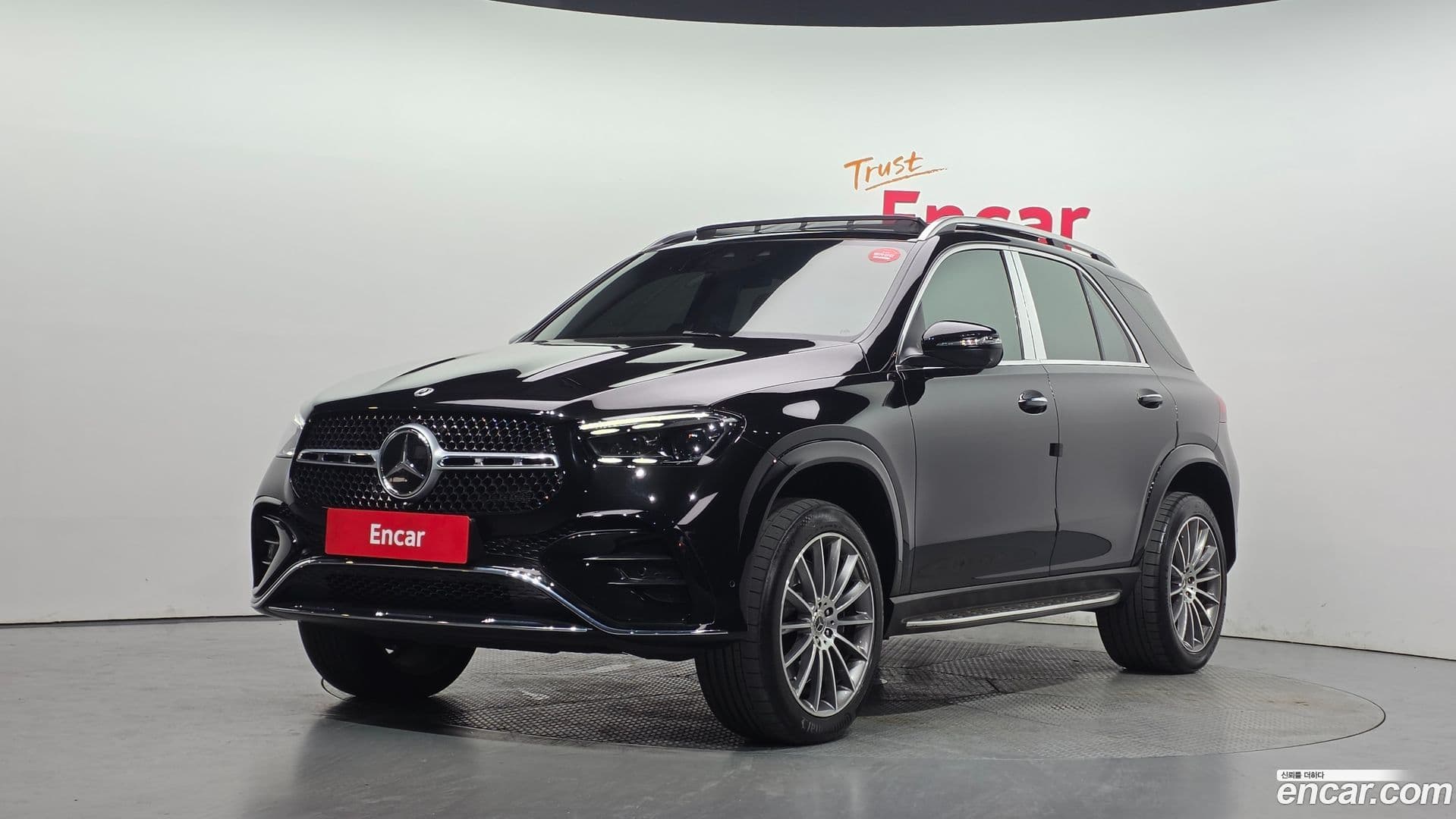 Main__Slider__Photo:GLE-Class Mercedes-Benz 2024.0-0