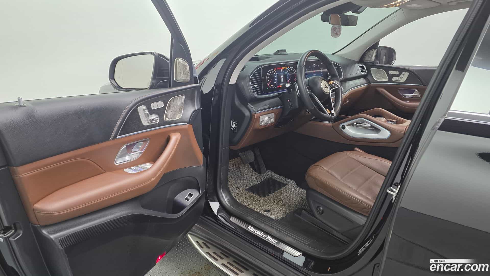 GLE-Class Mercedes-Benz 2024.0-INNER-010