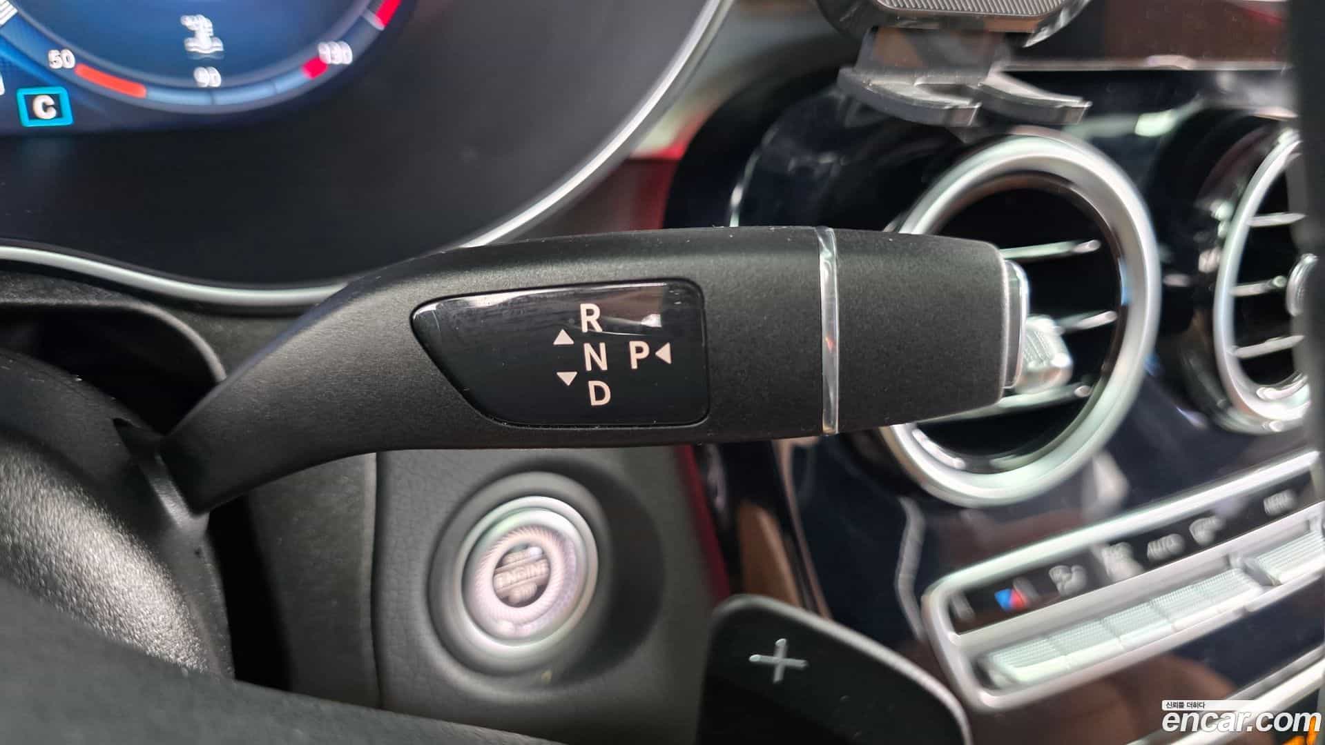GLC-Class Mercedes-Benz 2021.3-INNER-009