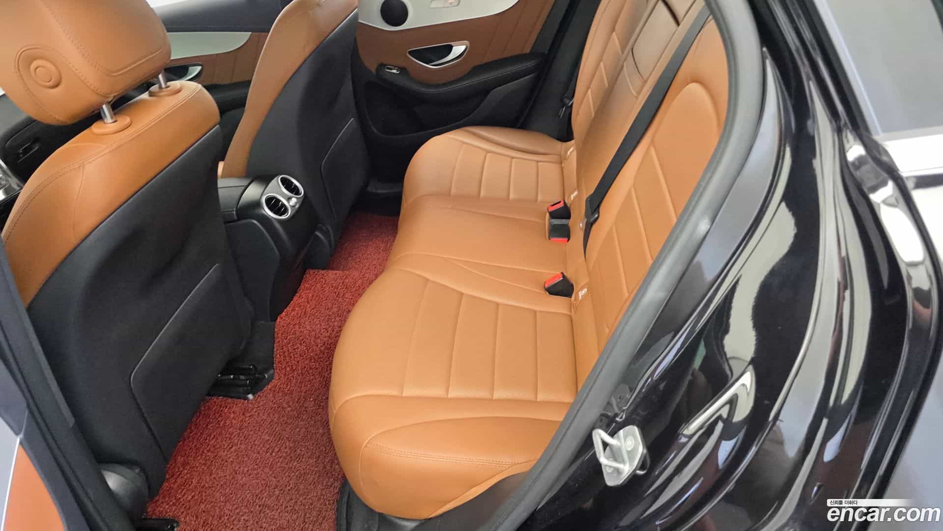 GLC-Class Mercedes-Benz 2021.3-INNER-036