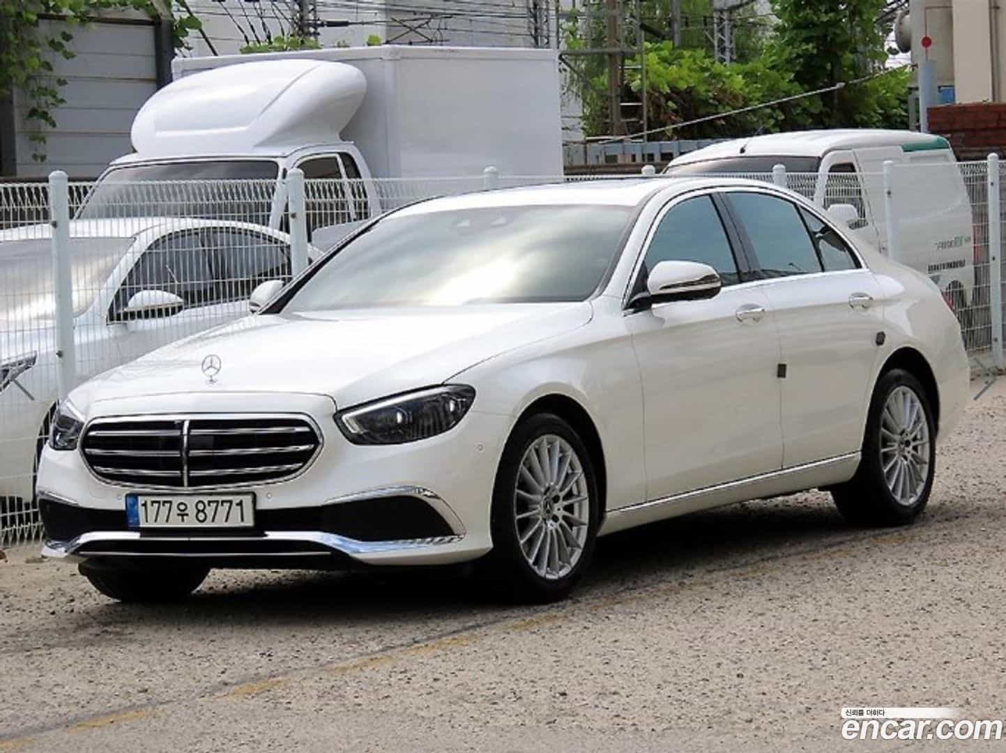 E-Class Mercedes-Benz 2022.8-OUTER-002
