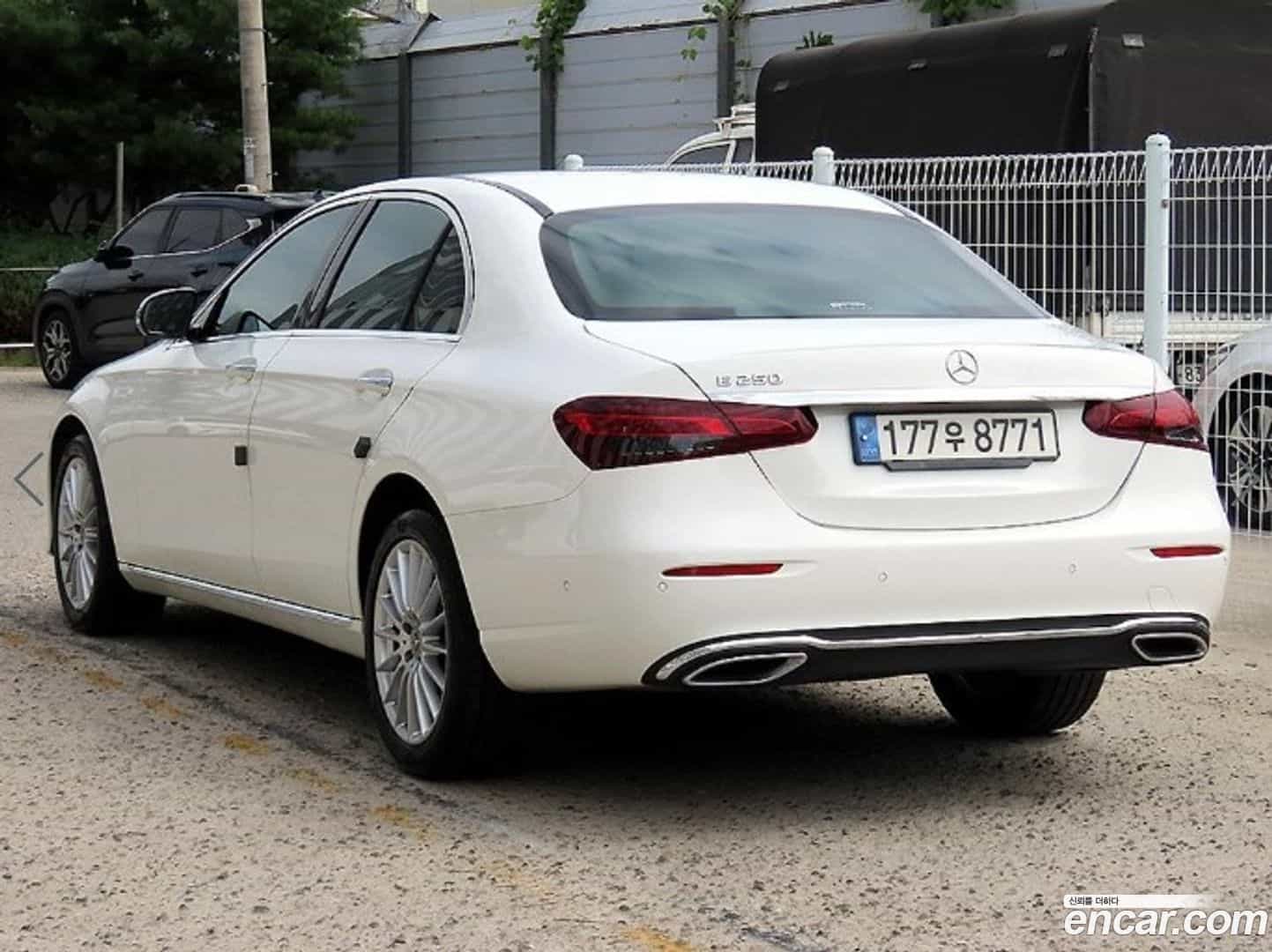 E-Class Mercedes-Benz 2022.8-OUTER-003