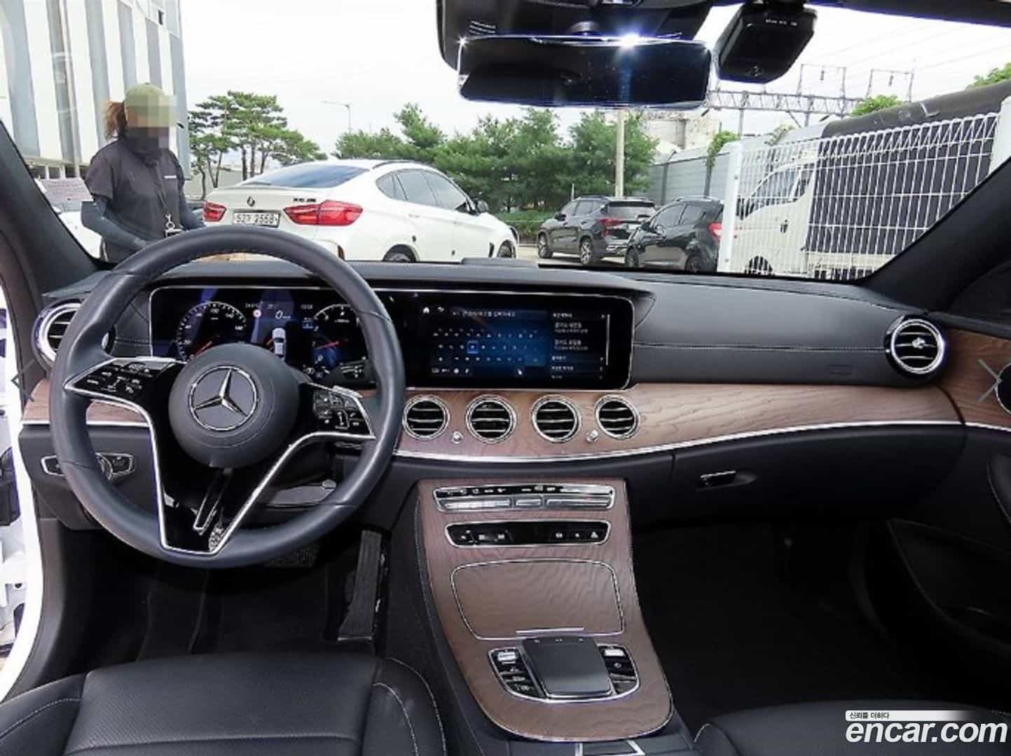 E-Class Mercedes-Benz 2022.8-INNER-007