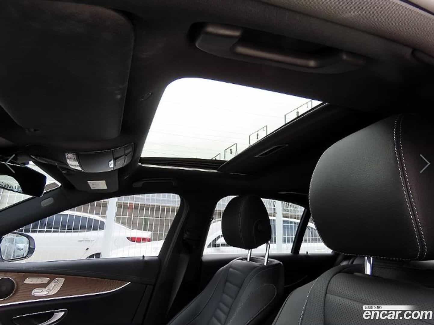 E-Class Mercedes-Benz 2022.8-OPTION-019