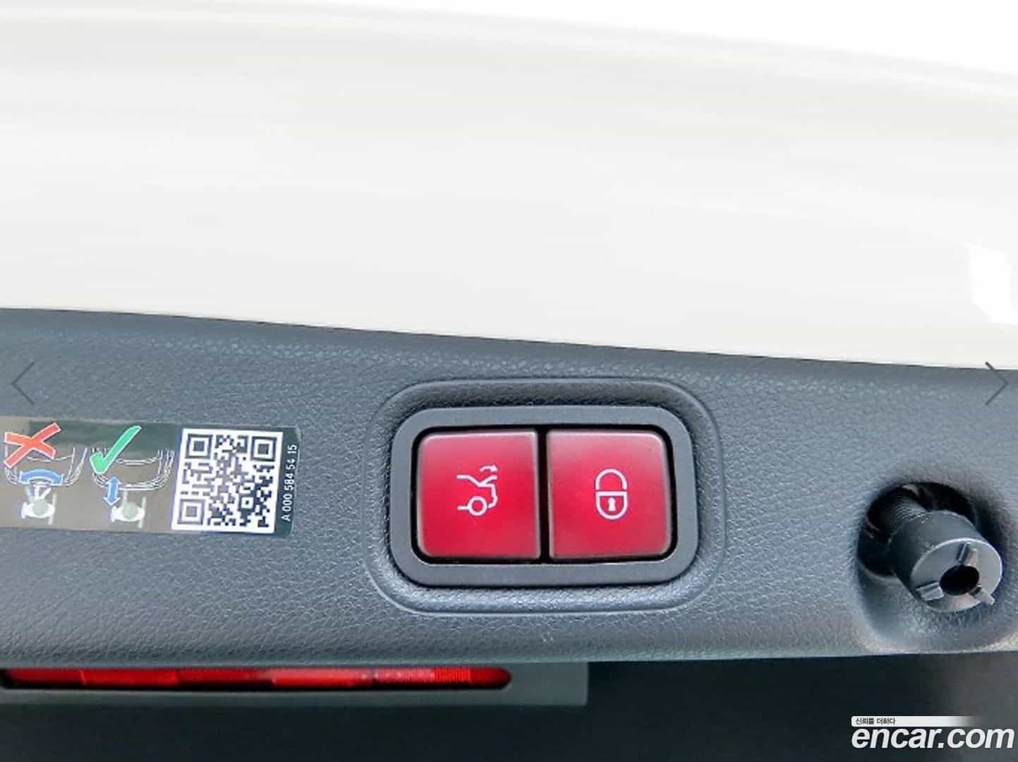 E-Class Mercedes-Benz 2022.8-OPTION-020