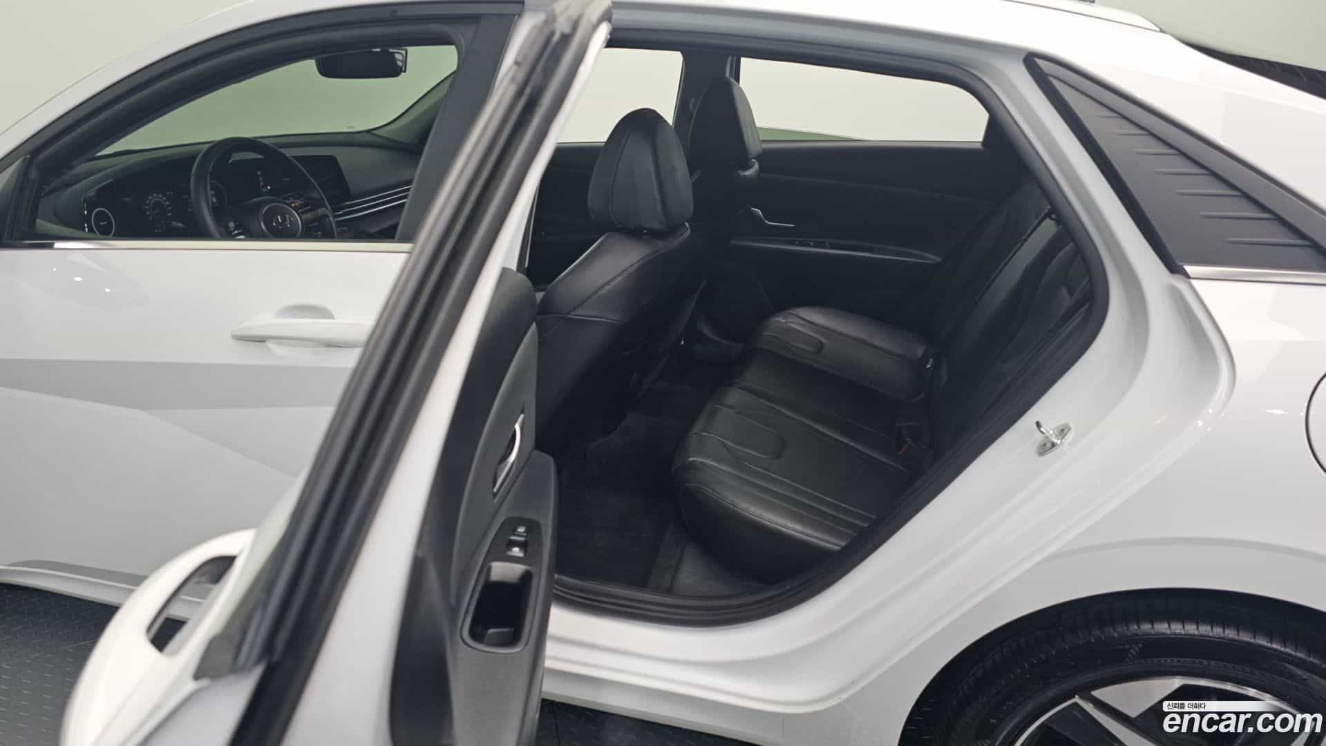 AVANTE Hyundai 2020.4-OPTION-016