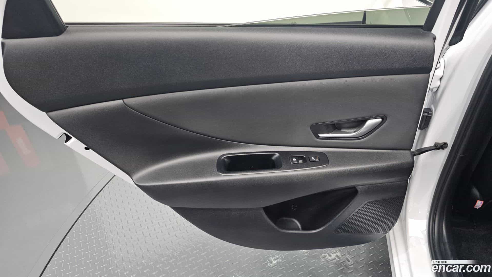 AVANTE Hyundai 2020.4-INNER-035