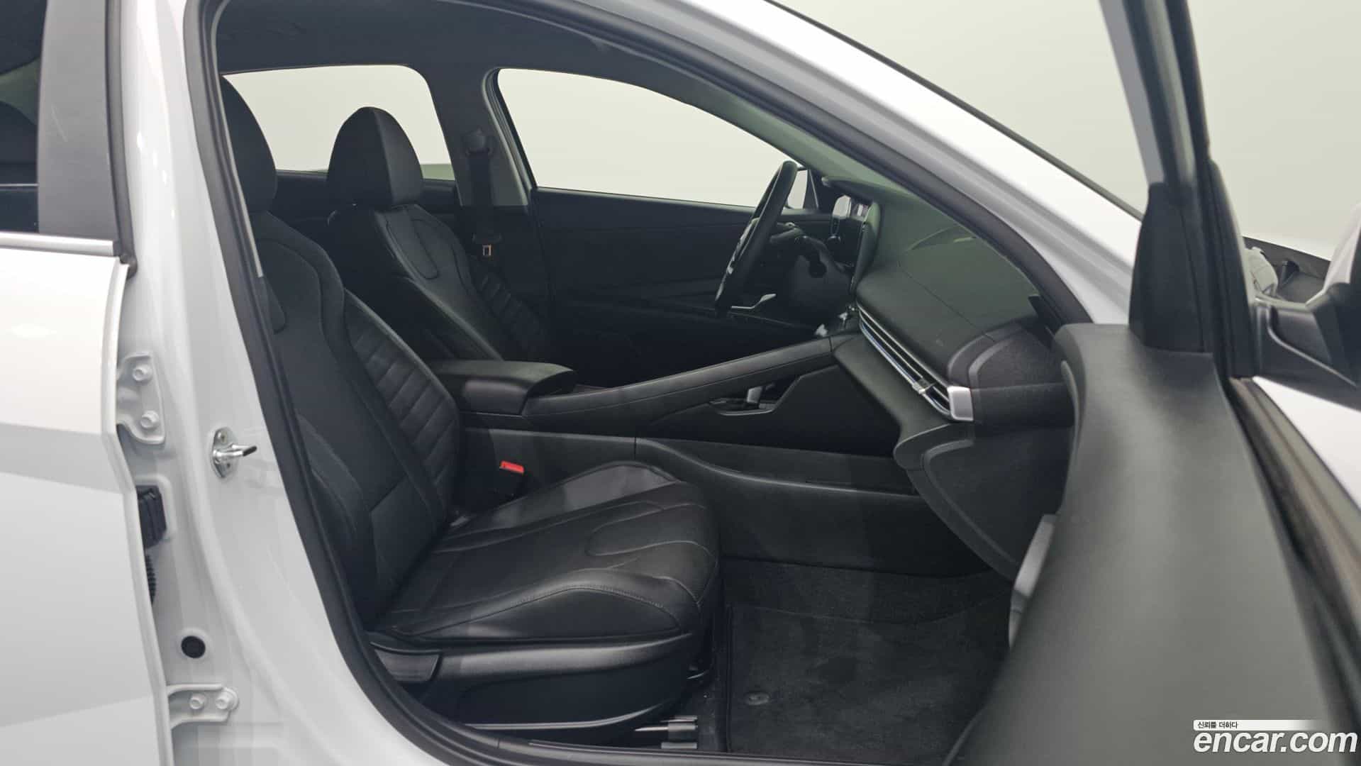 AVANTE Hyundai 2020.4-INNER-036