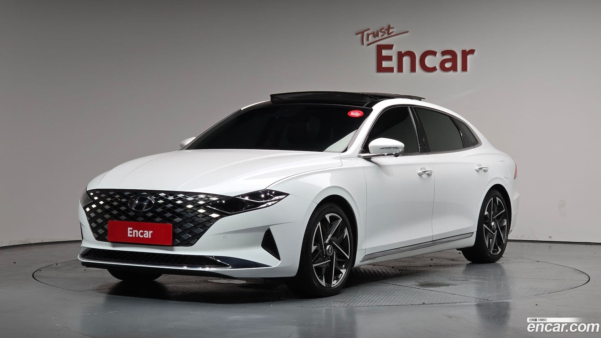 Main__Slider__Photo:Grandeur Hyundai 2020.4-0