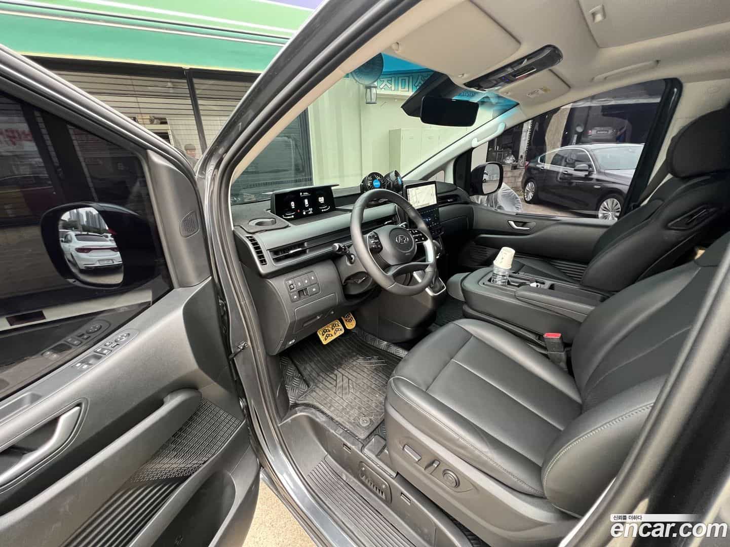Staria Hyundai 2023.5-OPTION-015