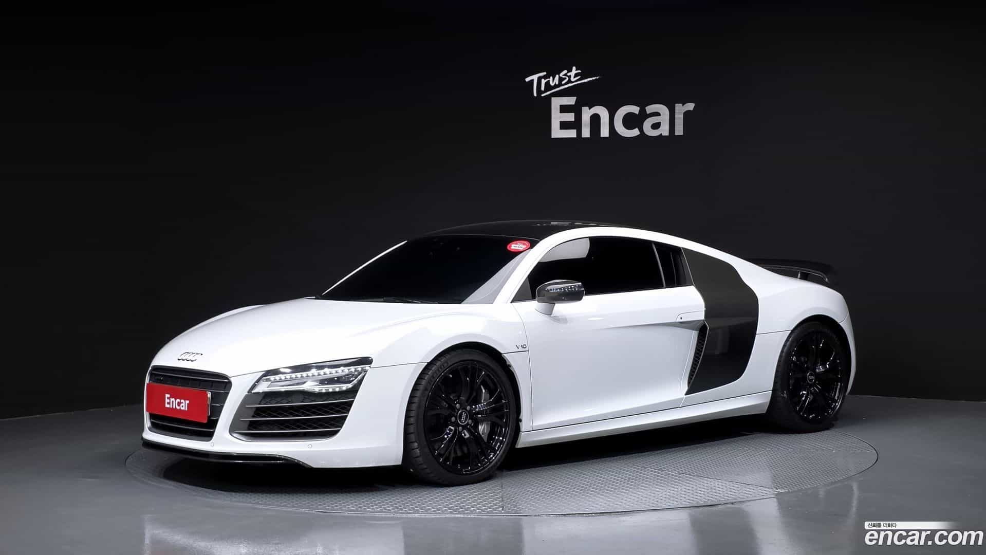 R8 Audi 2015.11-OUTER-001