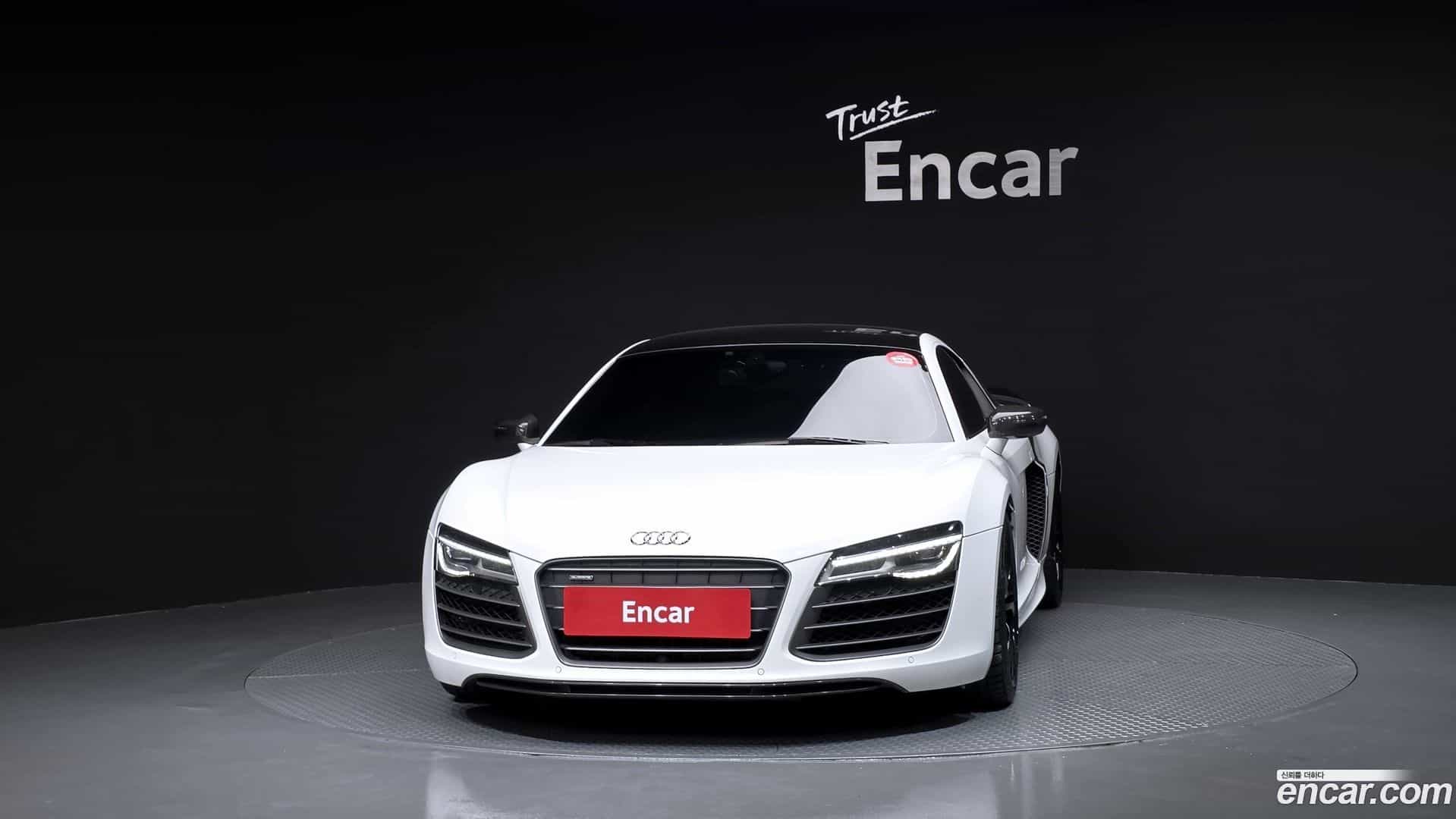 R8 Audi 2015.11-OUTER-003