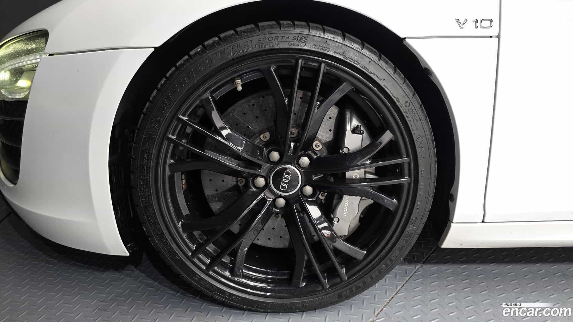 R8 Audi 2015.11-OUTER-005