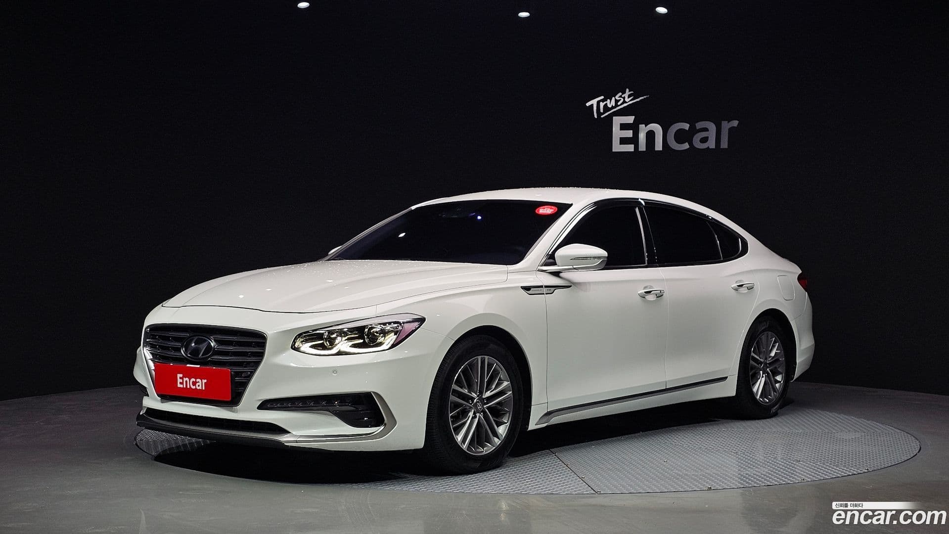 Main__Slider__Photo:Grandeur Hyundai 2019.1-0