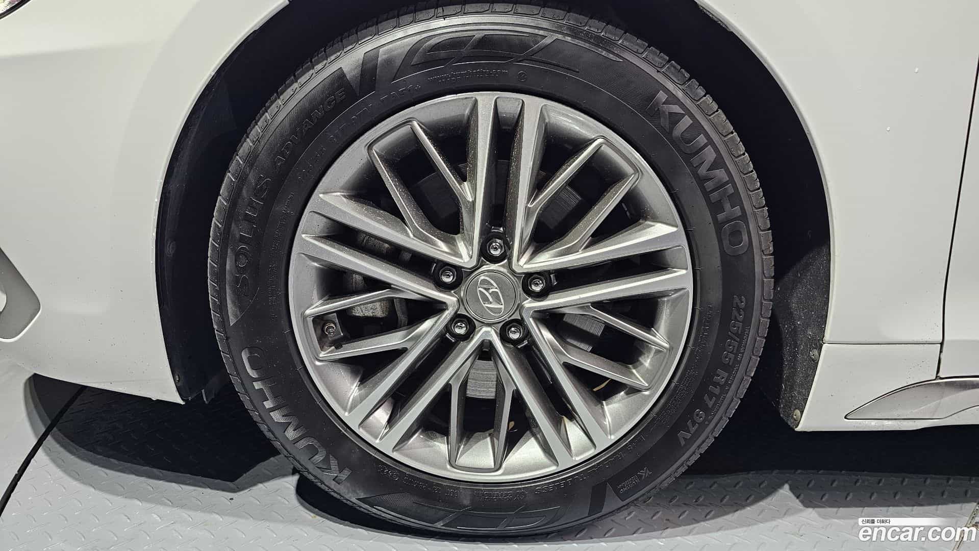 Grandeur Hyundai 2019.1-OUTER-005