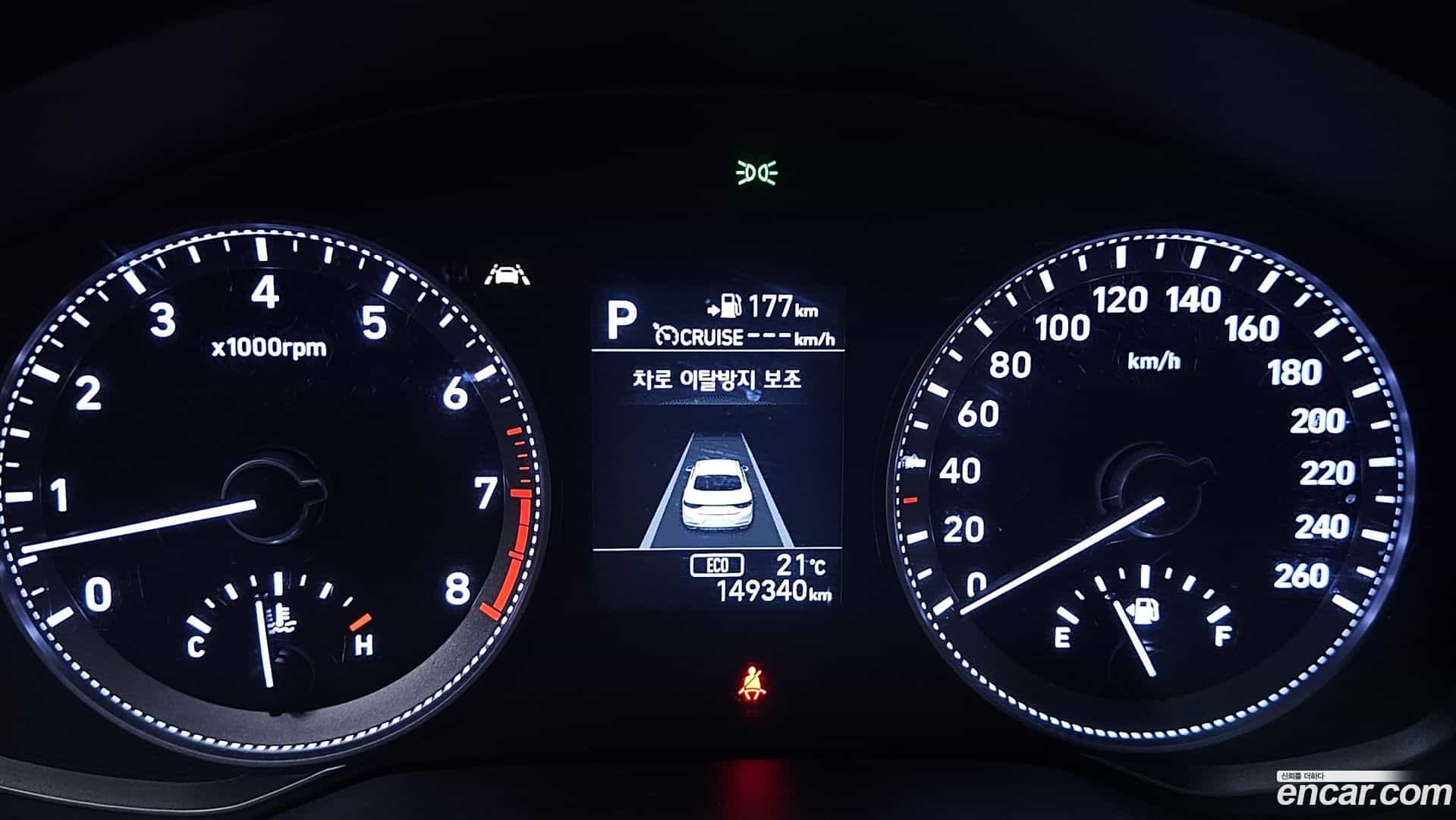 Grandeur Hyundai 2019.1-INNER-008