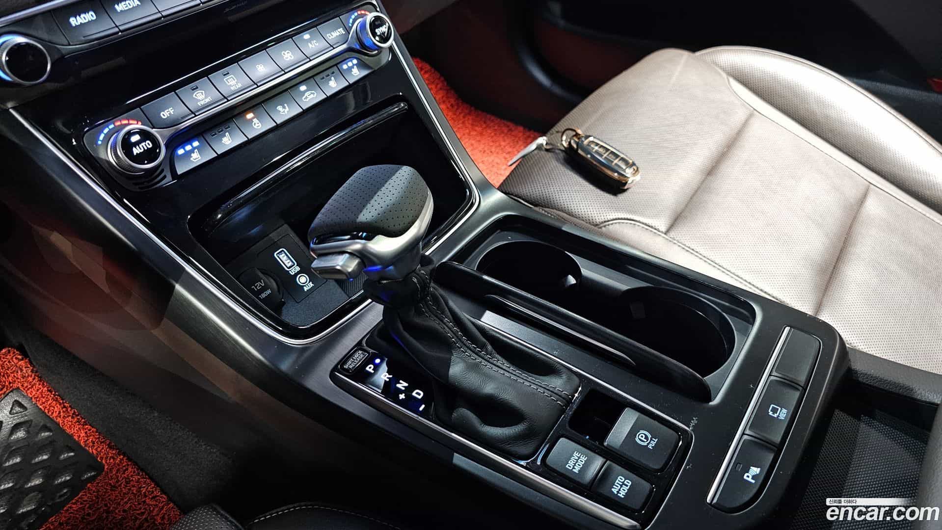 Grandeur Hyundai 2019.1-INNER-009