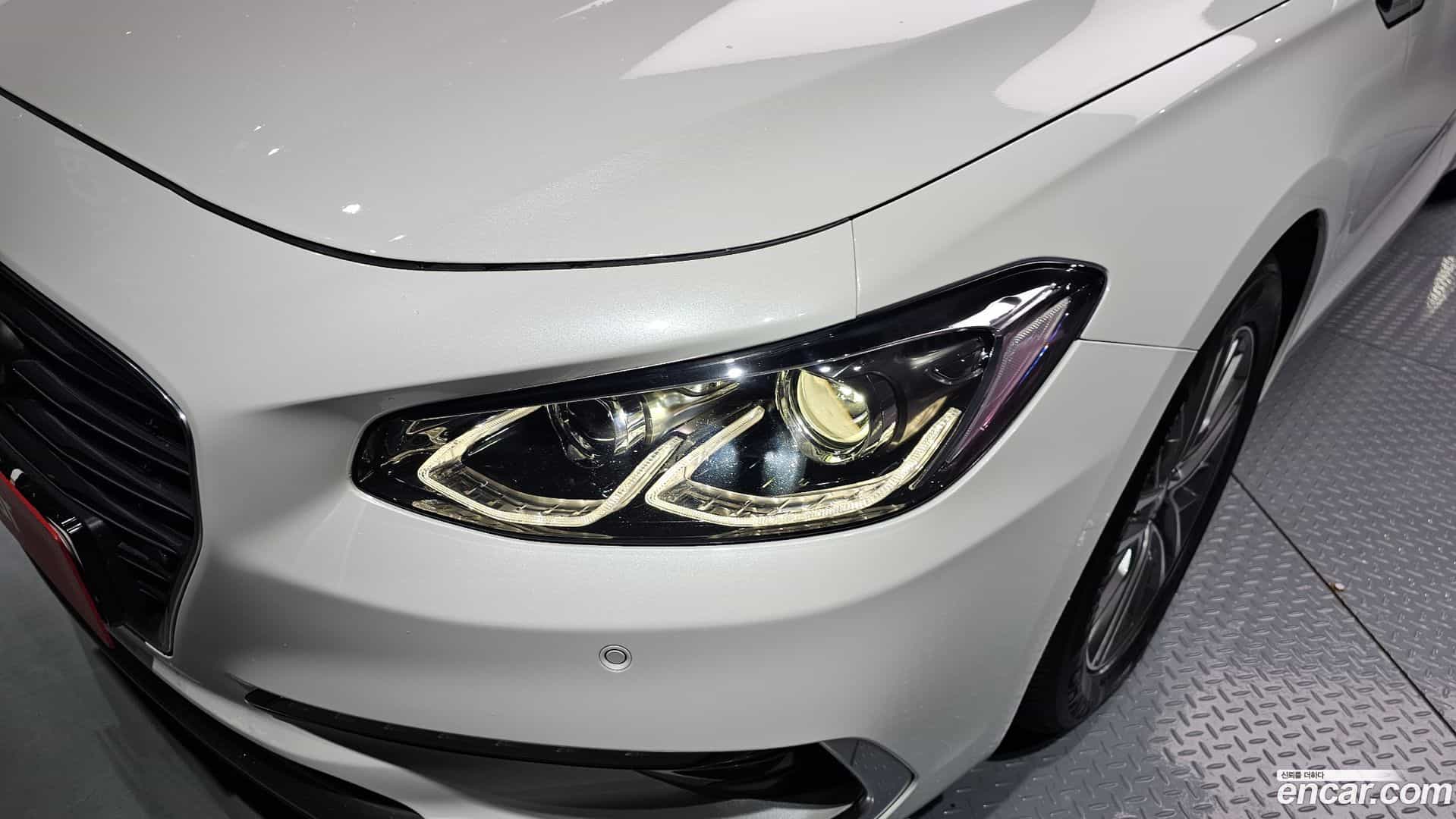 Grandeur Hyundai 2019.1-OUTER-032