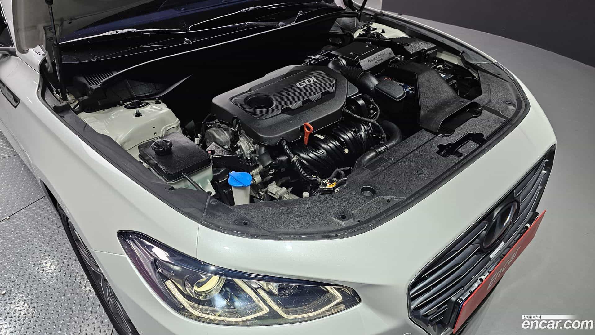 Grandeur Hyundai 2019.1-OPTION-040