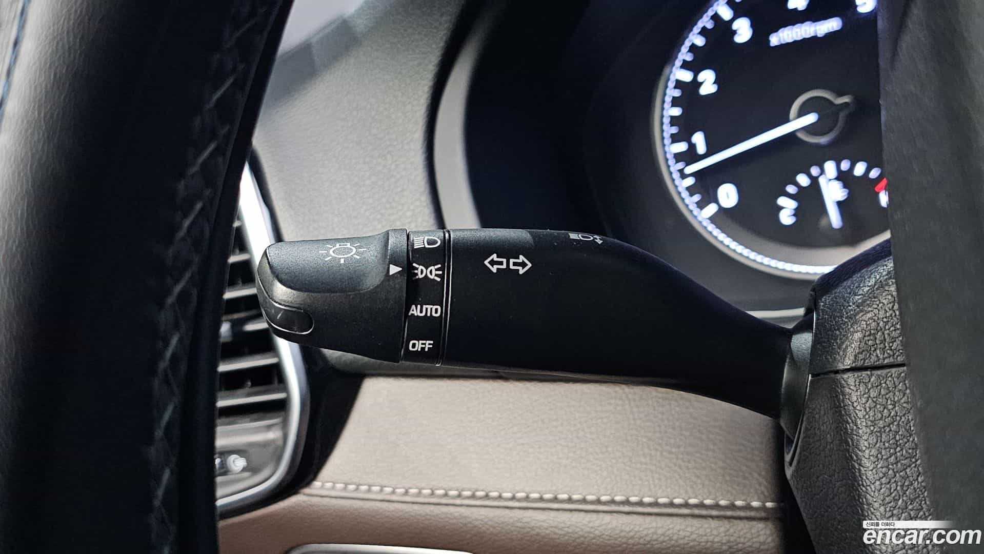 Grandeur Hyundai 2019.1-OPTION-044