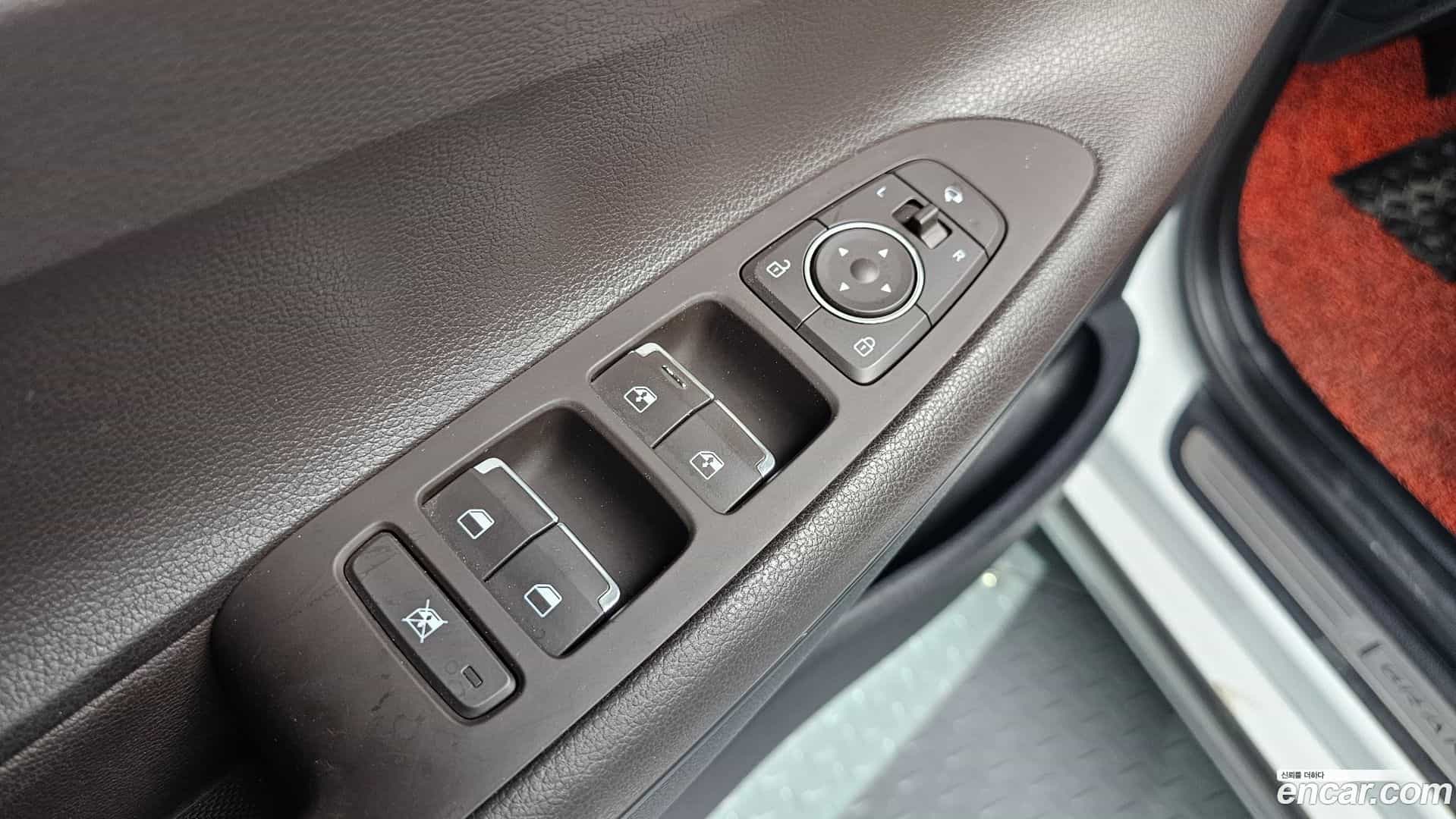Grandeur Hyundai 2019.1-OPTION-045