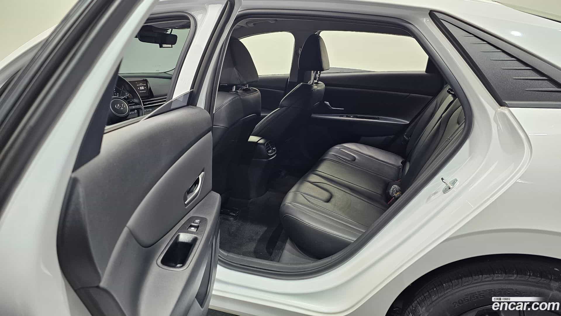 AVANTE Hyundai 2023.2-INNER-036