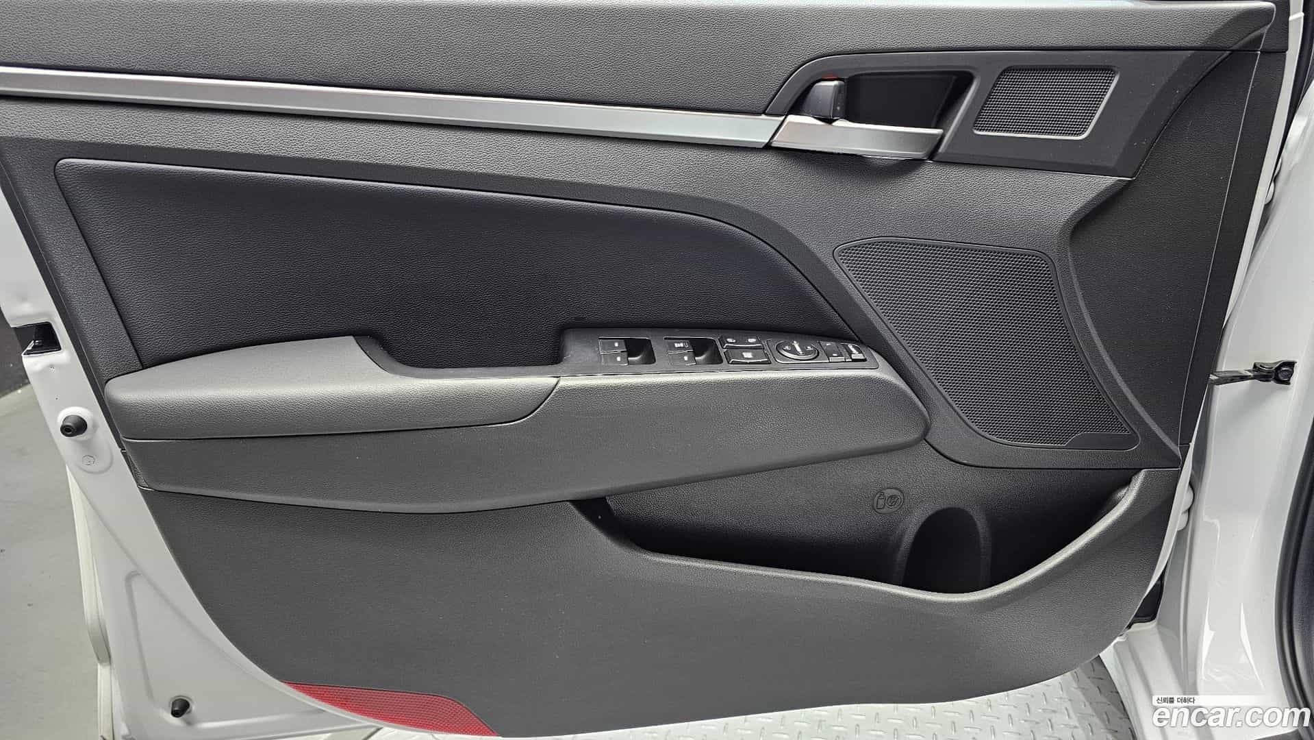 AVANTE Hyundai 2019.11-INNER-034