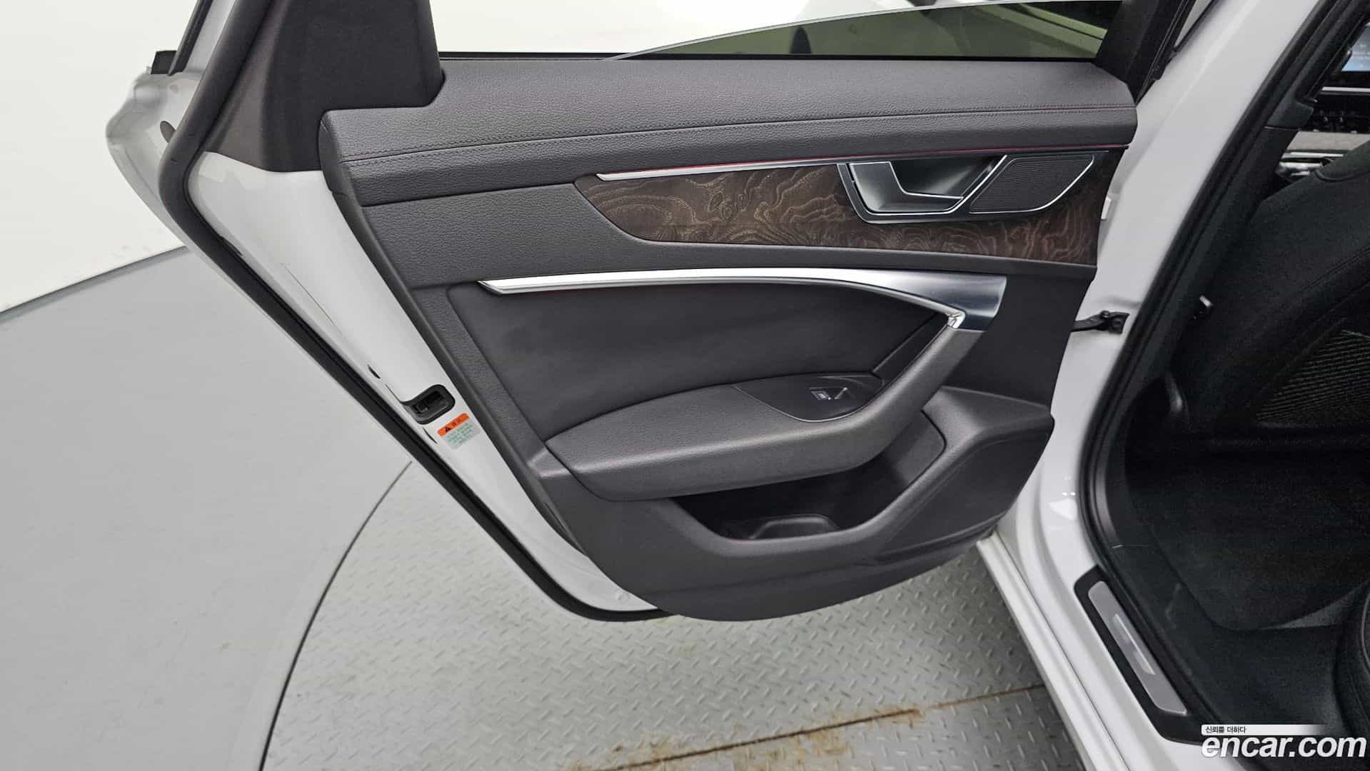 A6 Audi 2019.10-INNER-035