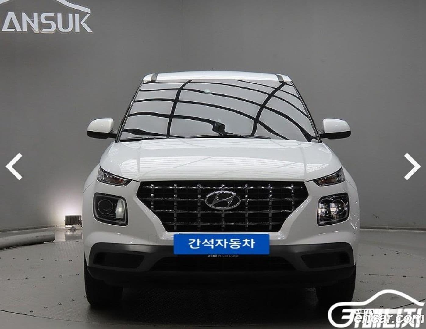 Main__Slider__Photo:Venue Hyundai 2020.8-0