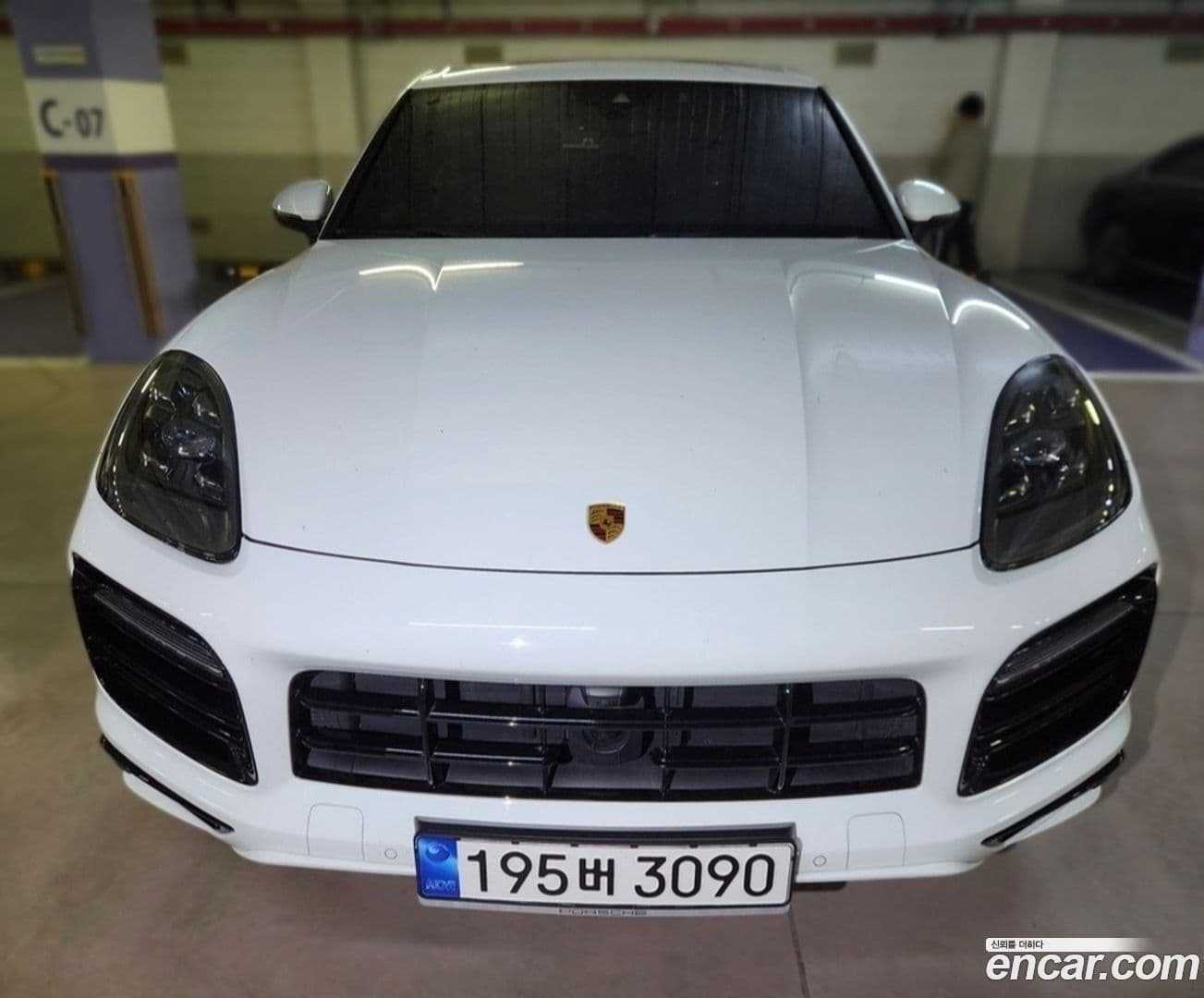Main__Slider__Photo:Cayenne Porsche 2022.7-0