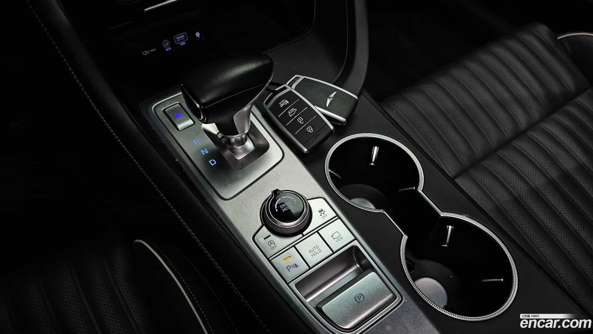 G70 Genesis 2018.0-INNER-009