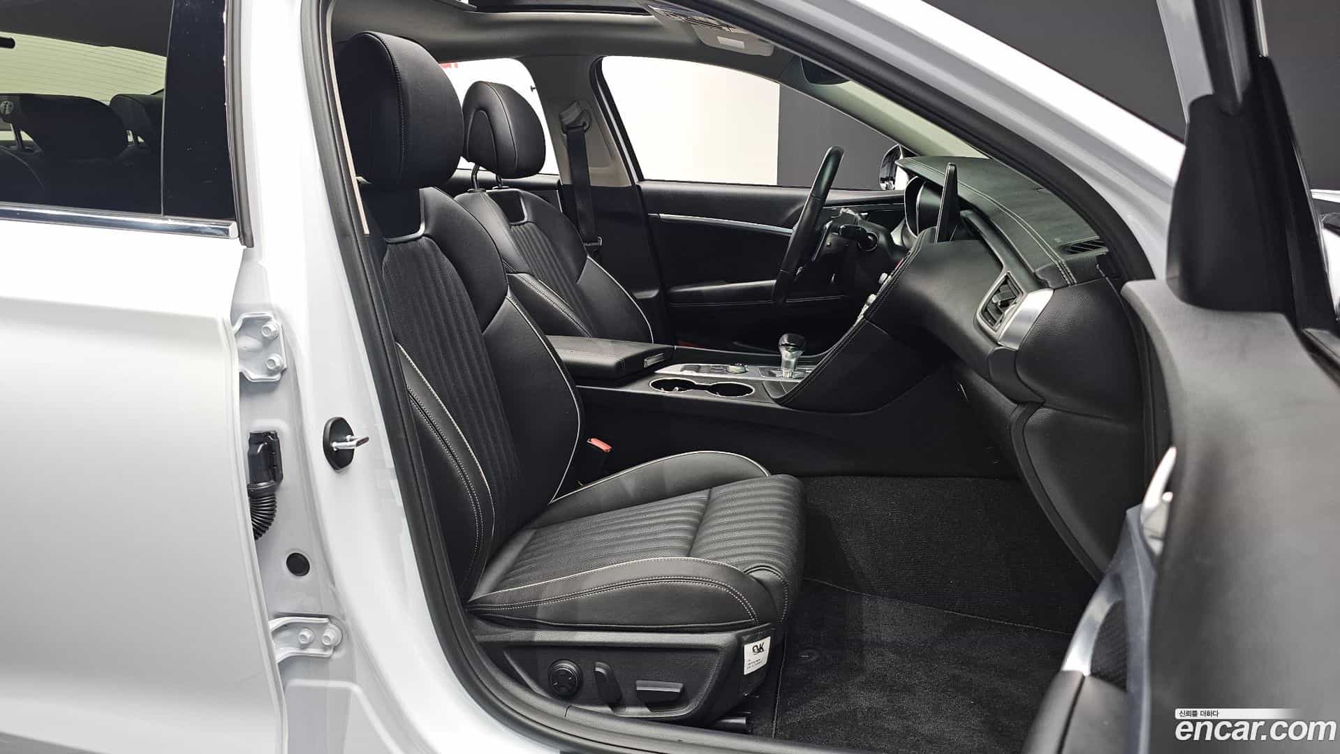 G70 Genesis 2018.0-INNER-010